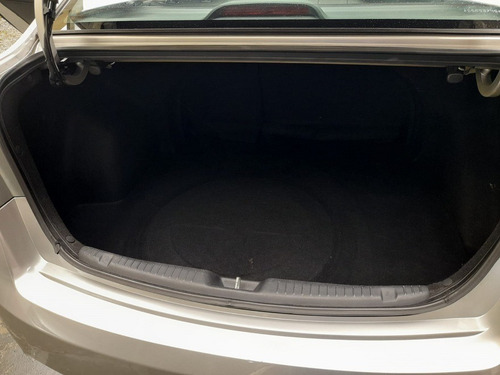 Imagem 10 de 12 de Kia / Cerato Ex3 Sedan 1.6 16v 2013 Prata