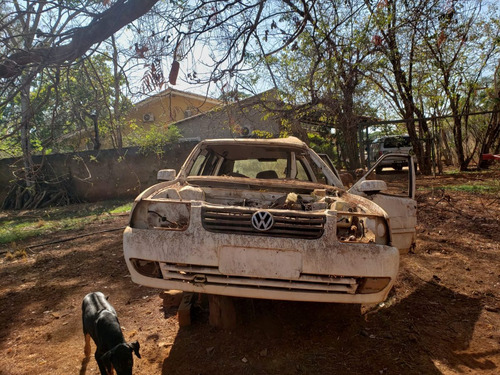 Imagem 1 de 4 de Volkswagen Santana Batido - Vendo Peças