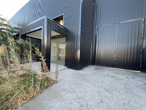 Bodega Con Oficinas En Sector Idustrial