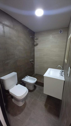 Duplex 2 Amb. Amplio Con Cochera Y Patio