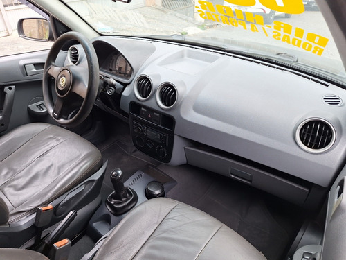 Volkswagen Gol 1.0 MI 8V FLEX 4P MANUAL G.IV