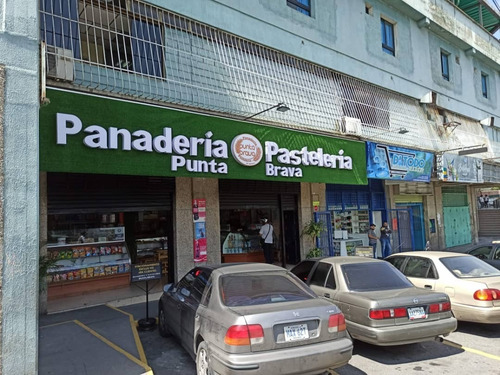 Bajo De Precio. Excelente Panadería, Ubicada Cerca Del Centro Medico Docente El Paso.