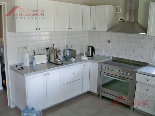 Imagen 6 de 24 de Barrio Los Robles - 991m2 - Piscina - Jardin Parquizado - Parrilla