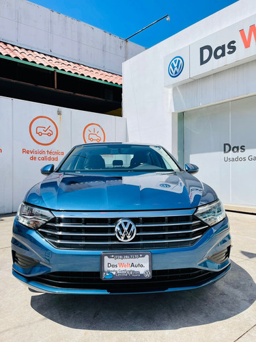 Imagen 2 de 11 de Volkswagen Jetta Comfortline 1.4l 150hp Tip 2019