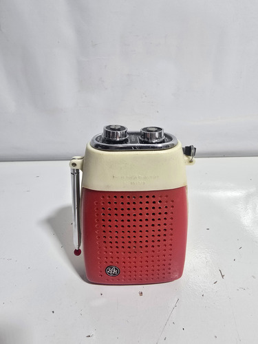 Antigo Radio Portatil Aitron Ligou Mas Não Achei Estaçao (Usado)
