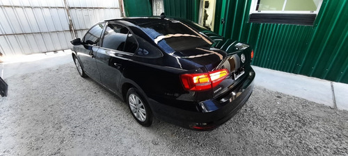 Imagen 5 de 7 de Volkswagen 2015 Vento 2.0 8v Advance L/15