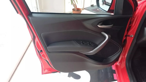 Imagen 21 de 25 de Fiat Cronos Precision Cvt Excelente