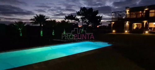 Hermosa Casa Con Vista Al Oceano!!!