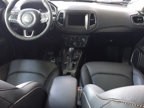 Jeep Compass Sport At6