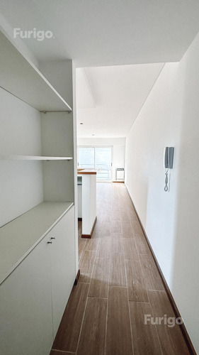 Departamento Monoambiente En Venta A Metros De Bv. Oroño