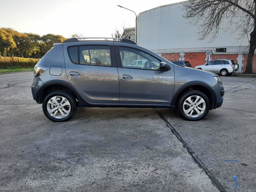 Imagen 3 de 10 de Renault Sandero Stepway 2015 1.6 Dynamique 105cv