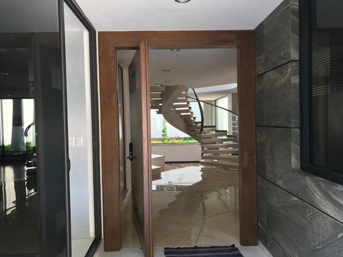 Imagen 7 de 14 de Residencia Seminueva De Vanguardia Jardines En La Montaña
