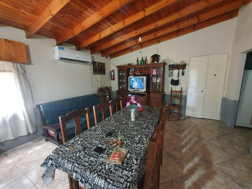 Venta Casa Quinta 4 Ambientes En Cañuelas, Cochera