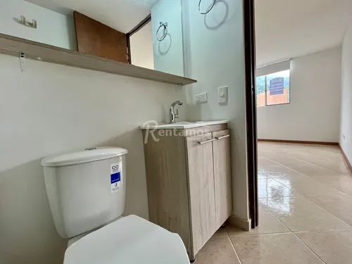 Apartamento En Arriendo En Camino Verde. Cod A776100