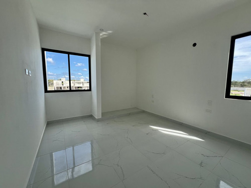 Casa En Venta En Morera, Cholul, De 4 Habitaciones Con Alberca