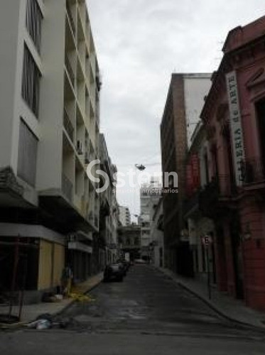 Imagen 2 de 4 de Venta Local, Ciudad Vieja, Montevideo.