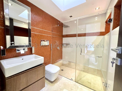 Penthouse De Lujo Y Exclusividad Con Vistas Panorámicas Lomas Del Sol, Caracas. Mo 24-3087