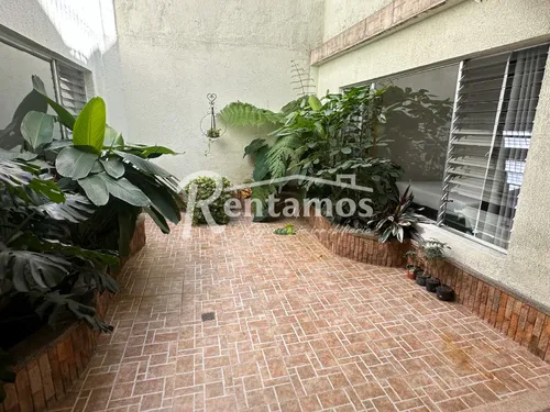 Casa-local En Arriendo En Av Jardín. Cod A775891