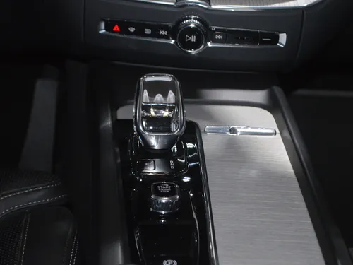 Volvo XC60 B6 INSCRIPTION HIBRIDA 4WD
