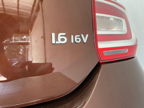 Renault Logan 1.6 Privilege Plus 105cv