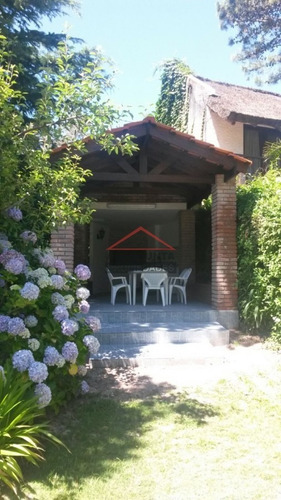 Casa En Mansa, 3 Dormitorios- Ref: 3125