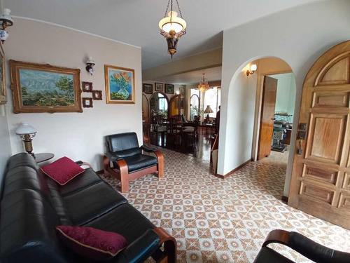 Imagen 2 de 30 de Se Vende Casa 329 M² 6h/5b/2p Santa Paula