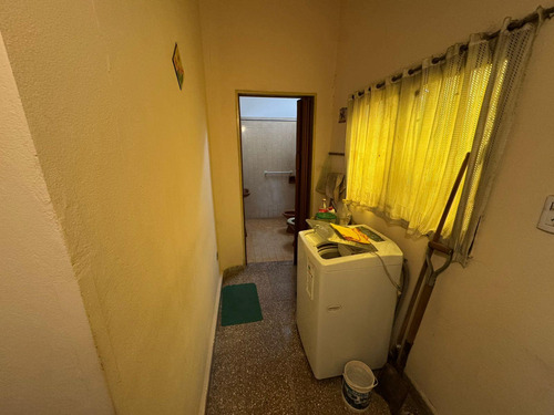Vendo Casa De Dos Dormitorios Barrio Colon