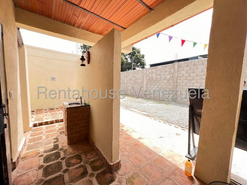 En Venta Terreno Con Locales En Santa Rosa, Maracay (jbra)