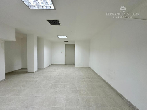 Los Andes -arrienda Local Comercial 2 Pisos En Lider Express