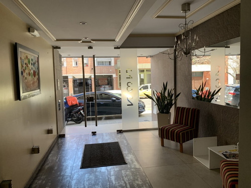 Dpto 2 Amb. 1º Piso Contrafrente Con Cochera Cub. Y Patio De 50m2 Excelente Zona Y Propiedad