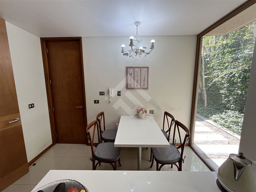 Casa En Venta De 4 Dorm. + Sala Estar En Chicureo P. Roj