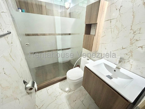 Erika Armeya Vende, Casa En La Urbanizacion Santa Cecilia De Cabudare. Flex: 25-20453