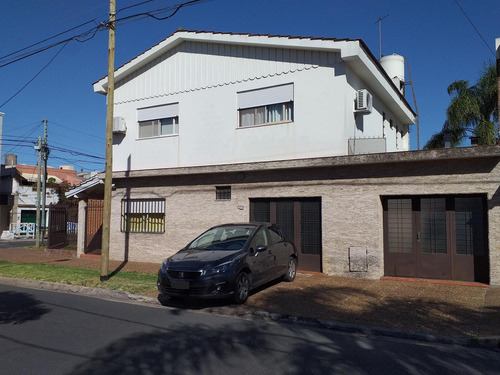 Venta De Chalet 4 Ambientes