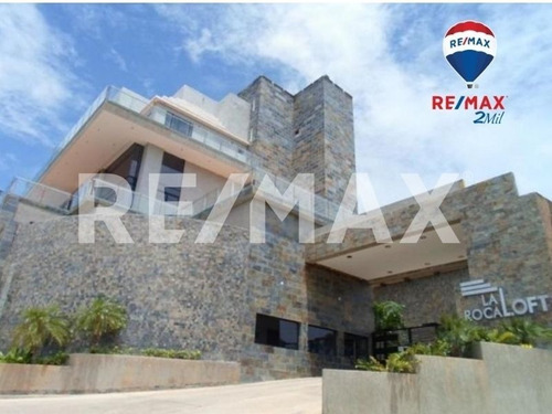 Re/max 2mil Vende Apartamento En Playa Moreno, Municipio Maneiro. Isla De Margarita, Estado Nueva Esparta