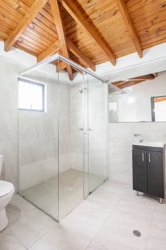 Edificio En Venta En El Tejar. Cod V12493