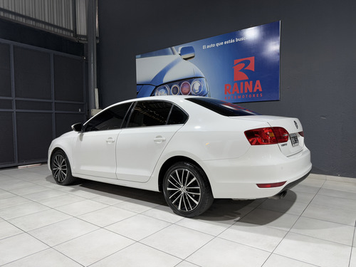 Volkswagen Vento 2.0 Sportline Tsi 200cv Bi-xenon Dsg