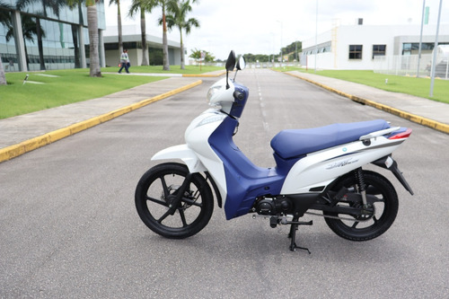 A Jet 125ss 2025 Preta Com O Banco Marrom.