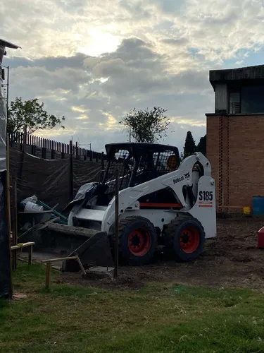 Minicargador Bobcat S185