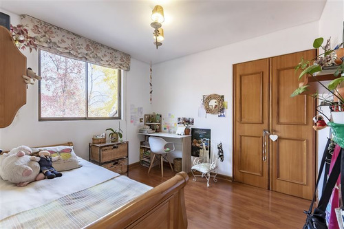 Imagen 18 de 26 de Exquisita Casa 5 Dorm. En Calle Tranquila Golf De Manquehue