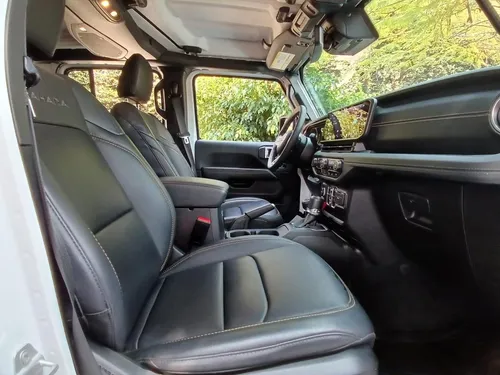 Jeep Wrangler Sahara 4x4 At