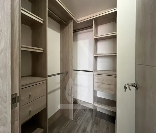 En Venta Apartamento Sector Loma De Los Mesa Envigado Piso Alto