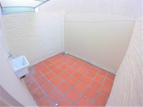 Imagen 7 de 11 de Duplex 3 Ambientes Con Patio Y Cochera // Laprida 813