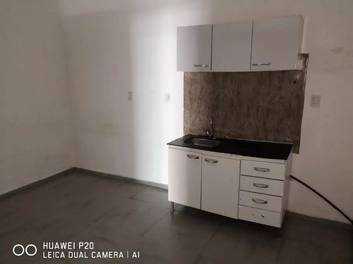 Imagen 10 de 14 de Casi Rbla. Meliton Gonzalez 1217 M2 123 Arrendado $ 21.500