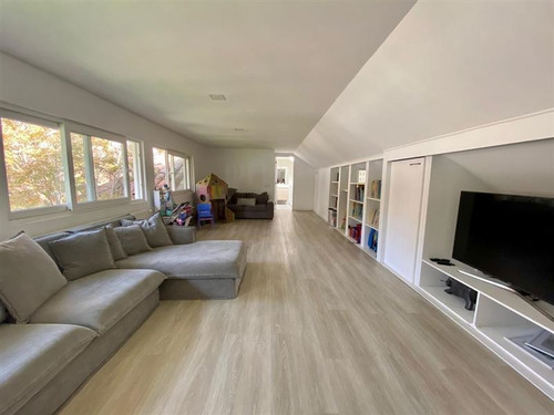 Casa En Venta De 4 Dorm. En Las Condes