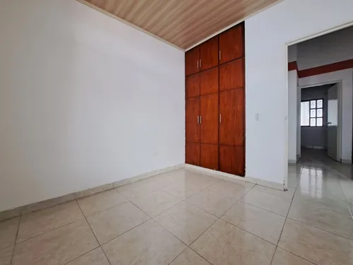 Casa En Arriendo En Prados Del Norte. Cod A24414