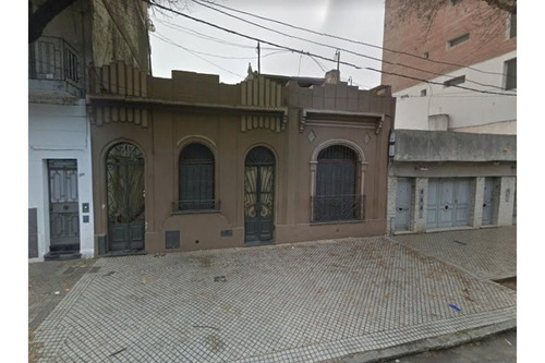 Casa De 3 Dormitorios Crespo Al 600 Excelente
