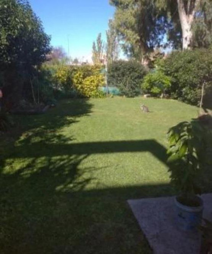 Casa En Venta - 2 Dormitorios 1 Baño - Cocheras - 400mts2 - Manuel B. Gonnet, La Plata