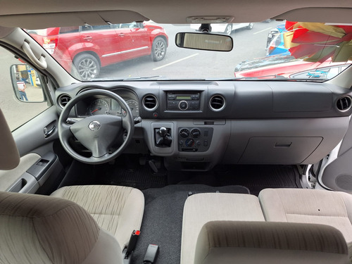 Nissan Urvan NISSAN URVAN 2.5 15 PASAJEROS AMPLIA Aa MT