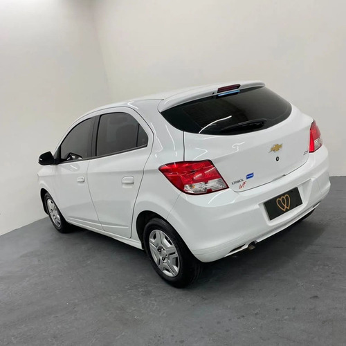 Imagem 5 de 7 de Chevrolet Onix Hatch Joy 1.0 8v Flex 5p Mec. 2017/2018