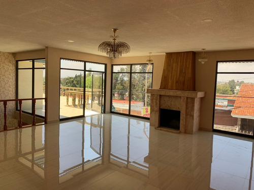 Residencia En Venta En Villa Satelite La Calera